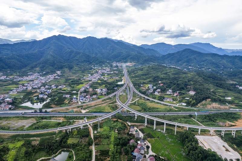 確保基本實(shí)現(xiàn)社會(huì)主義現(xiàn)代化取得決定性進(jìn)展 ——寫(xiě)在黨的二十屆四中全會(huì)召開(kāi)之際